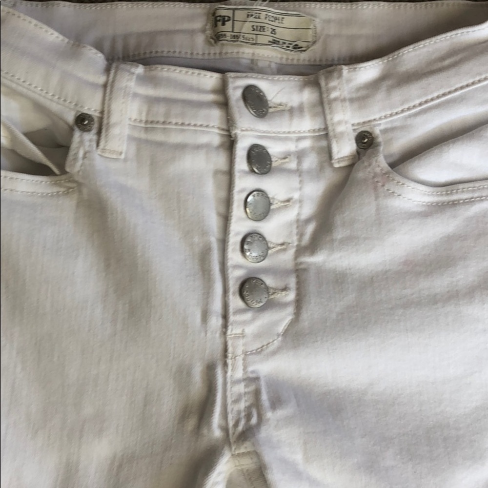 White skinny jeans